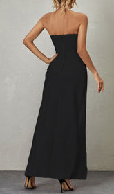 Robe bandage fendue sans bretelles à fleurs en noir
